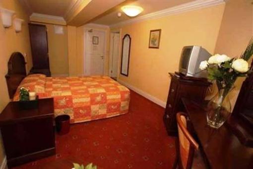 фото отеля Nesbitt Arms Hotel