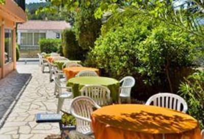фото отеля Hotel Le Virevent Saint-Raphael