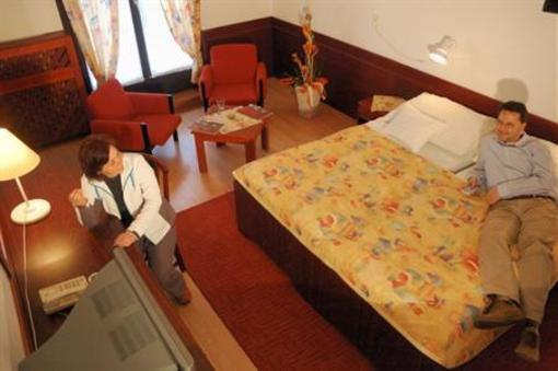 фото отеля Honvedkorhaz AEK Hevizi Rehabilitacios Intezet