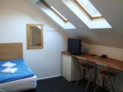 фото отеля Hostel Alma Dover