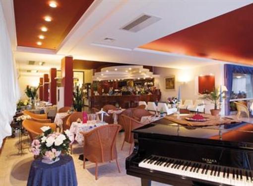 фото отеля Hotel Majestic Beach