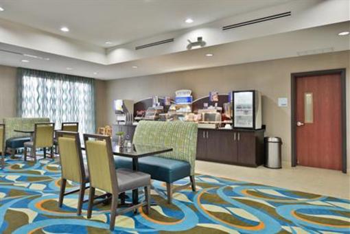 фото отеля Holiday Inn Express Hotel & Suites Forrest City
