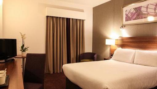 фото отеля Jurys Inn Leeds