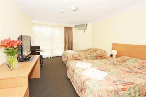 фото отеля Country Capital Motel