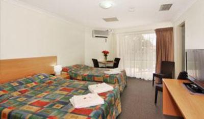 фото отеля Country Capital Motel