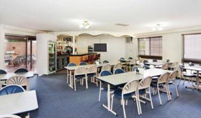фото отеля Country Capital Motel