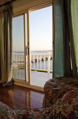 фото отеля Newport Bayside Inn Bed & Breakfast