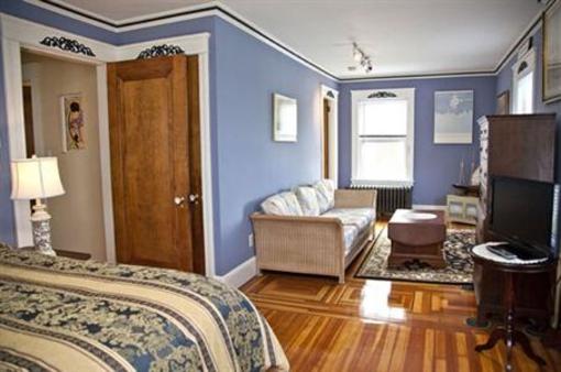 фото отеля Newport Bayside Inn Bed & Breakfast