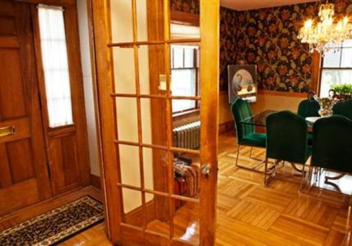 фото отеля Newport Bayside Inn Bed & Breakfast