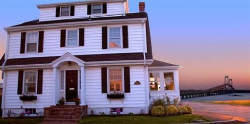 фото отеля Newport Bayside Inn Bed & Breakfast