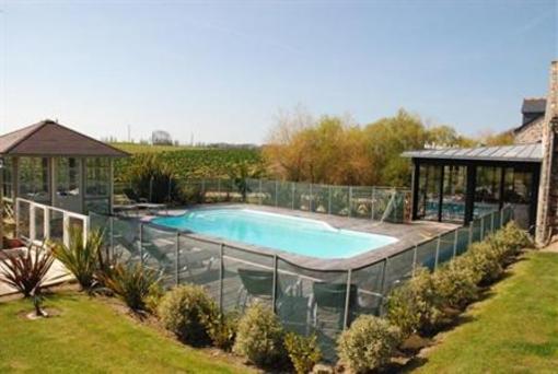 фото отеля Le Manoir Des Douets Fleuris Hotel Cancale