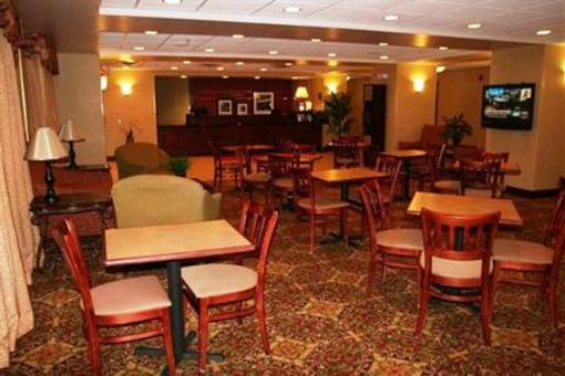 фото отеля Hampton Inn Waterbury
