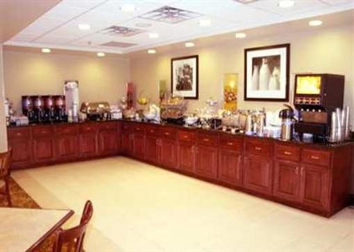 фото отеля Hampton Inn Waterbury