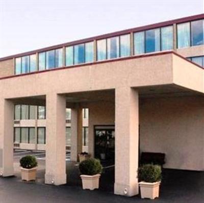 фото отеля Econo Lodge Inn & Suites Outlet Village