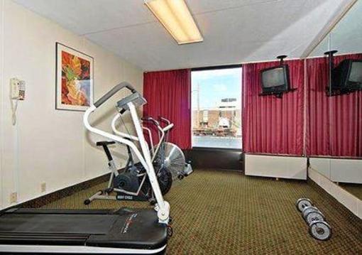 фото отеля Econo Lodge Inn & Suites Outlet Village