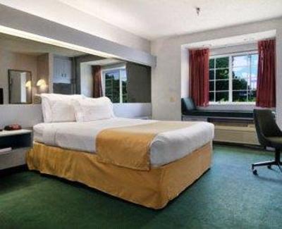 фото отеля Microtel Inn Hamilton Place