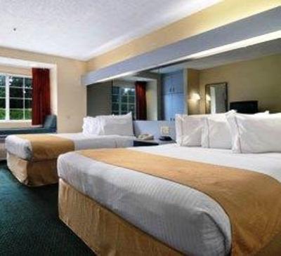 фото отеля Microtel Inn Hamilton Place