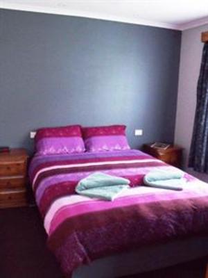 фото отеля Homelea Accommodation Spa Cottage & Apartments