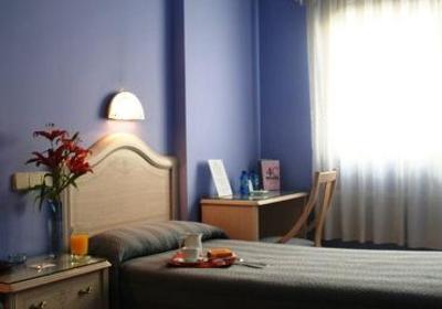 фото отеля Hostal 4C Cuatro Caminos