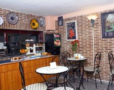 фото отеля Hostal 4C Cuatro Caminos
