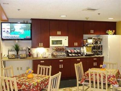 фото отеля Hometown Inn & Suites Jacksonville