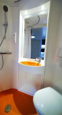 фото отеля easyHotel Luton