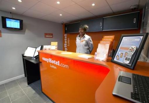 фото отеля easyHotel Luton