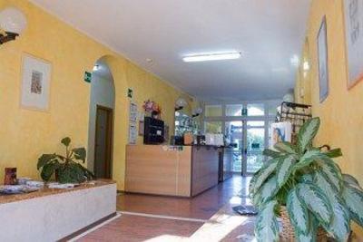 фото отеля Student's Hostel Estense