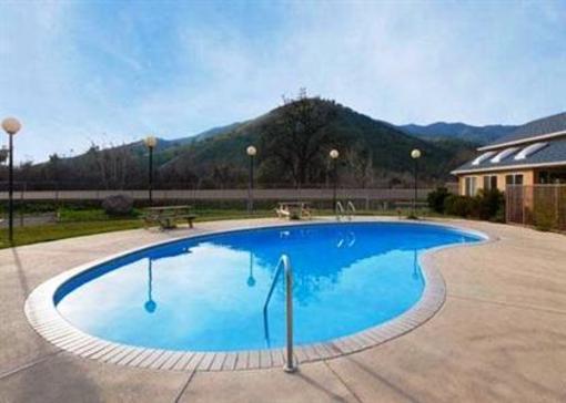 фото отеля Comfort Inn & Suites Sequoia Kings Canyon