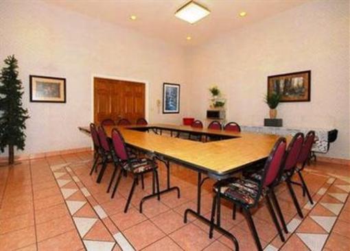 фото отеля Comfort Inn & Suites Sequoia Kings Canyon