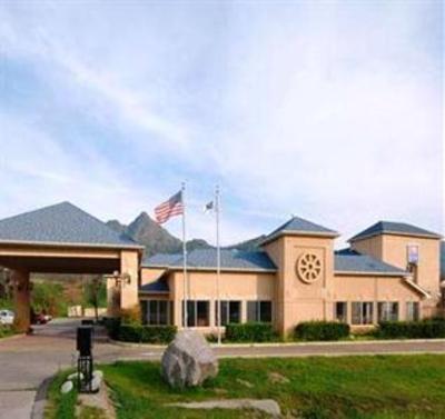 фото отеля Comfort Inn & Suites Sequoia Kings Canyon