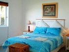 фото отеля Whale Watchers Beach Apartment