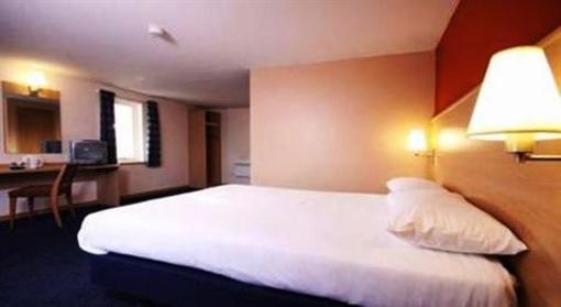 фото отеля Travelodge Bournemouth Hotel