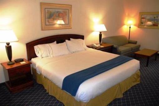 фото отеля Holiday Inn Express Bryant
