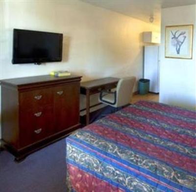 фото отеля American Executive Inn