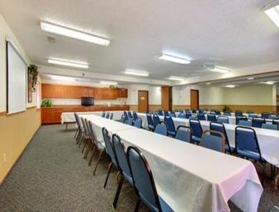 фото отеля Super 8 Motel Lincoln / Cornhusker