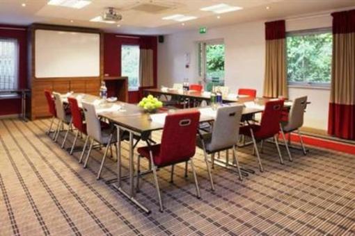 фото отеля Holiday Inn Express Taunton M5 Jct 25