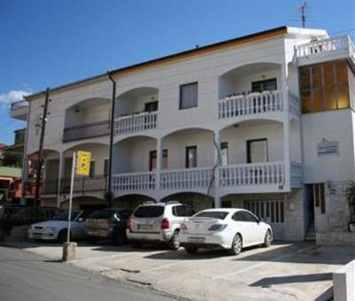 фото отеля Apartments Curic Trogir Kralja Tomislava