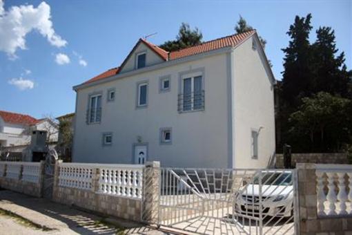 фото отеля Apartments Curic Trogir Kralja Tomislava