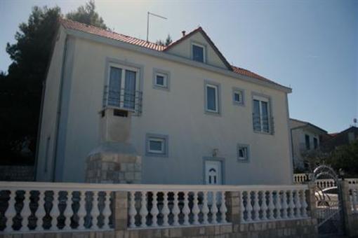 фото отеля Apartments Curic Trogir Kralja Tomislava