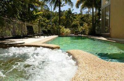 фото отеля Port Douglas Apartments