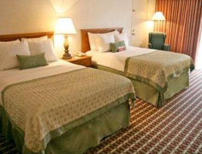 фото отеля Ramada Inn East Airport