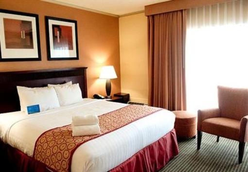 фото отеля Fairfield Inn & Suites Cincinnati North Sharonville