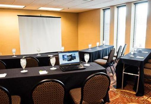 фото отеля Fairfield Inn & Suites Cincinnati North Sharonville
