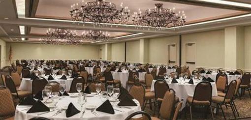 фото отеля Embassy Suites Birmingham