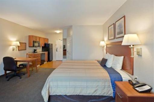 фото отеля Candlewood Suites - Portland Airport