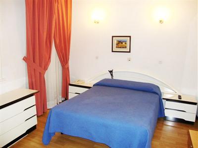 фото отеля Hostal Trevinca Madrid