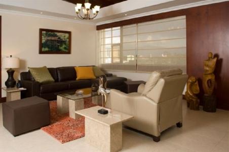 фото отеля Crowne Plaza Hotel Corobici