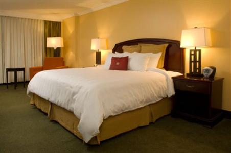 фото отеля Crowne Plaza Hotel Corobici