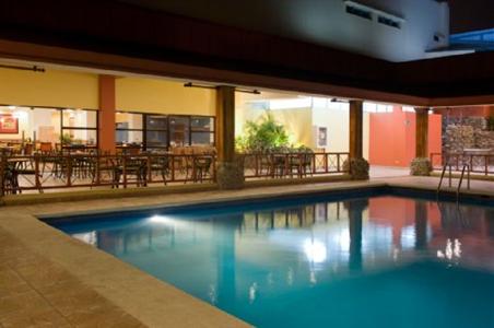 фото отеля Crowne Plaza Hotel Corobici